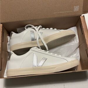 Veja Esplar Silver Extra White 7 women’s leather sneakers